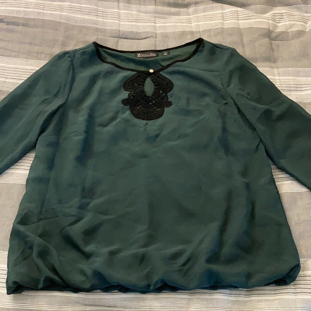 3/4 length dark green blouse